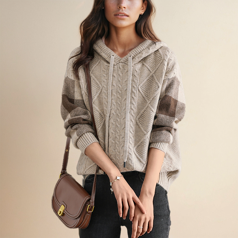 Emily | Sudadera con Capucha de Punto Cableado
